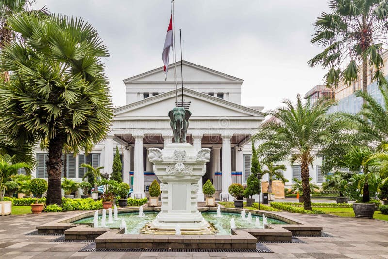 Museu Nacional No Quadrado De Merdeka Na Cidade De Jakarta, Java