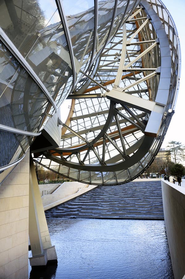 Museum Of Contemporary Art Of The Louis Vuitton Foundation Editorial Photo - Image of logo ...