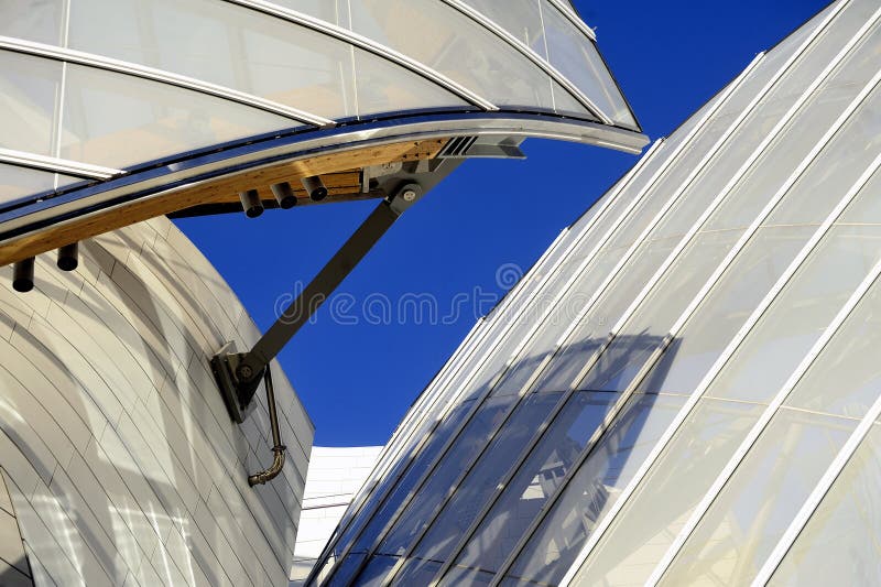 Museum Of Contemporary Art Of The Louis Vuitton Foundation Editorial Image - Image of building ...