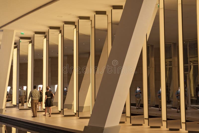 Fondation louis vuitton editorial photo. Image of monument - 47403191