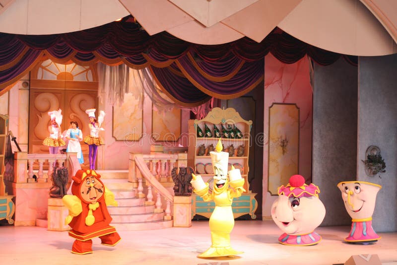 Musikalisk skönhet och fät på Disneyworld arkivbild Musikalisk skönhet och fät på Disneyworld arkivbild