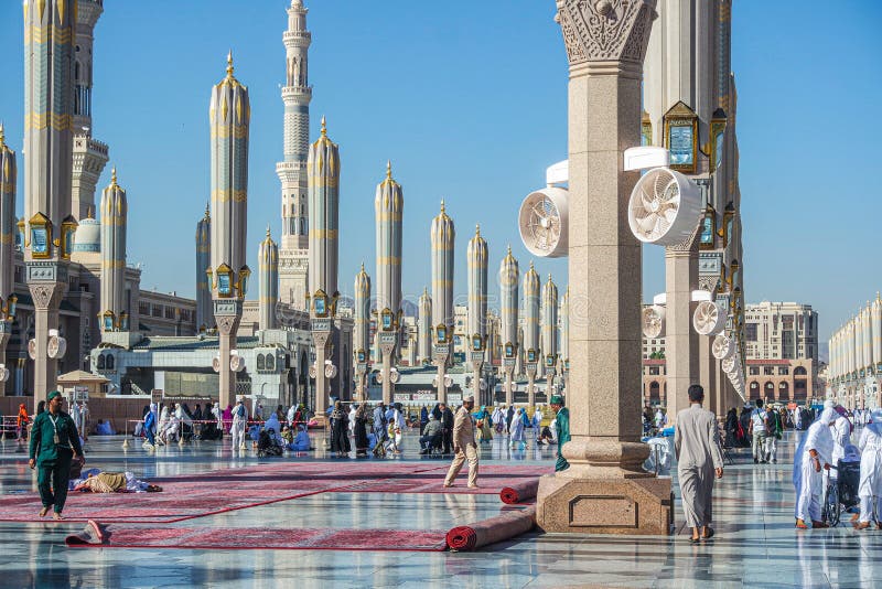 Muslim pilgrimage at Al-Masjid An-Nabawi