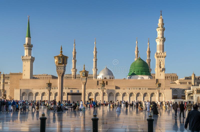 Muslims Gathered For Worship Nabawi Mosque Medina Saudi Arabia Editorial Photo Image Of Civilize People 89918426