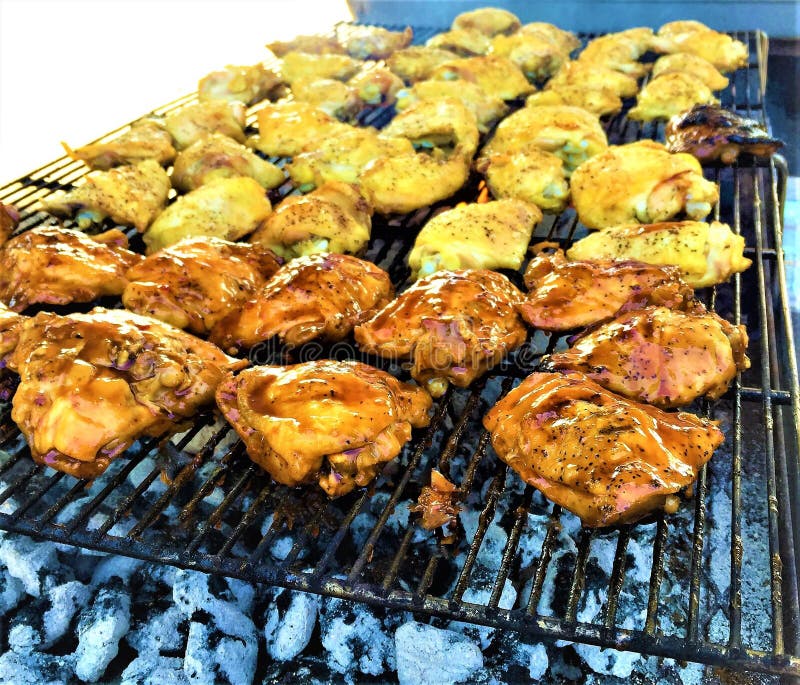 Muslos Asados a La Parrilla Bbq Del Pollo Sobre El Carbón De Leña Foto de archivo - Imagen de pollo, barbacoa: 111705340 Muslos Asados a La Parrilla Bbq Del Pollo Sobre El Carbón De Leña Foto de archivo - Imagen de pollo, barbacoa: 111705340