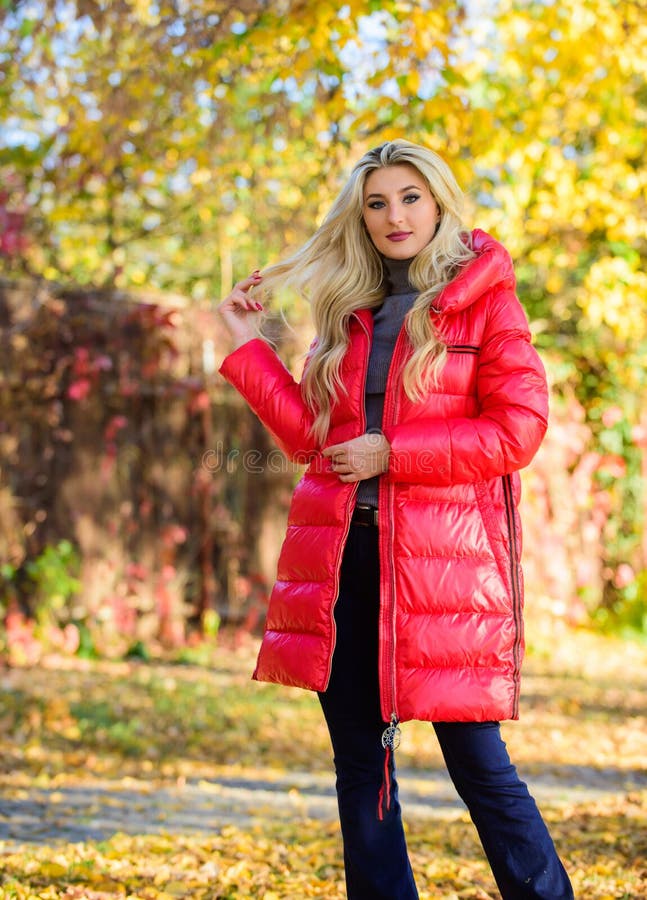 Feel Cozy and Warm this Autumn. Autumn Season Fashion. Girl Enjoy ...