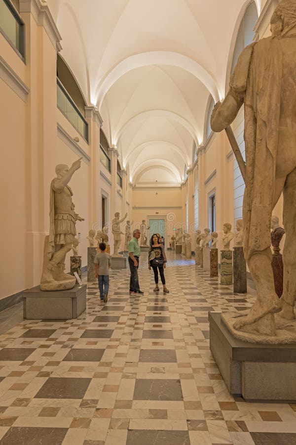 Musée archéologique national de Naples d'intérieur 29 06 L'Italie 2018 image libre de droits Musée archéologique national de Naples d'intérieur 29 06 L'Italie 2018 image libre de droits
