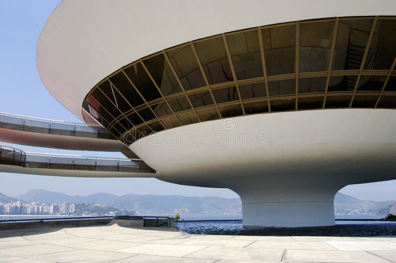 Musée d'Art contemporain de Niterói (MAC)