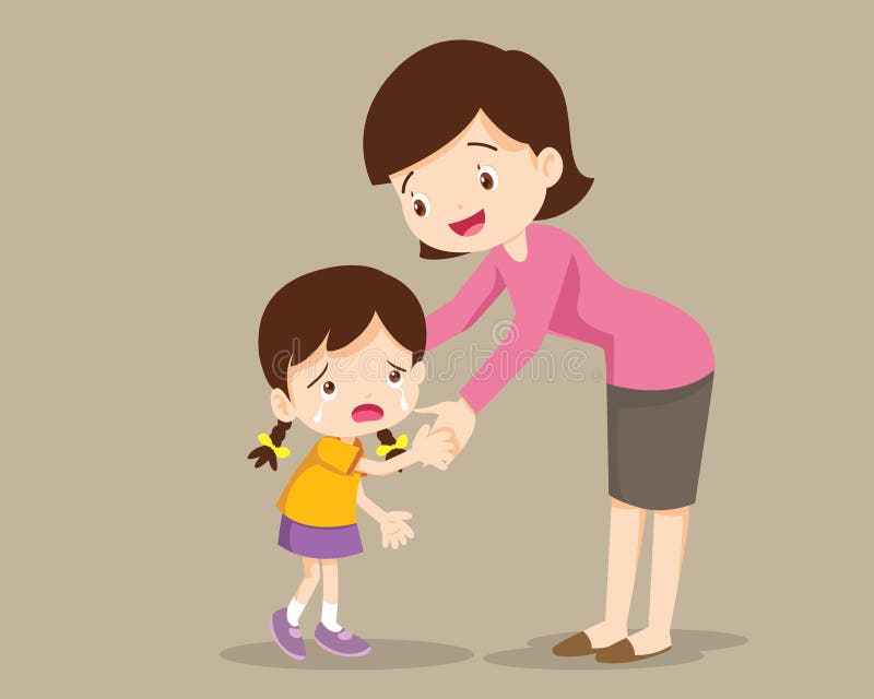 Mutter, die Tochter umarmt und mit ihr spricht. Mutter, die ihr Kindermädchen umarmt und mit ihr spricht Umfassende traurige kleine Tochter der Mutter und ausdrücken Liebe und Sorgfalt Mutter und schreiendes Kind