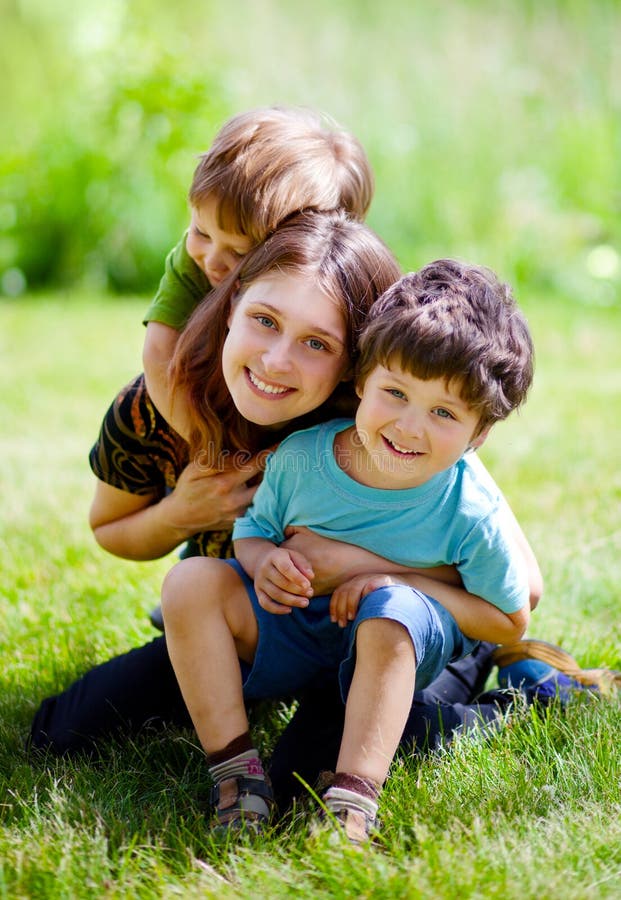 Mutter mit ihren Kindern stockbilder Mutter mit ihren Kindern stockbilder