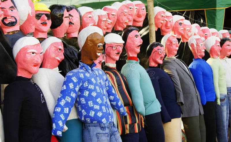 Muñecas de Ano Viejo vendidas en Ecuador