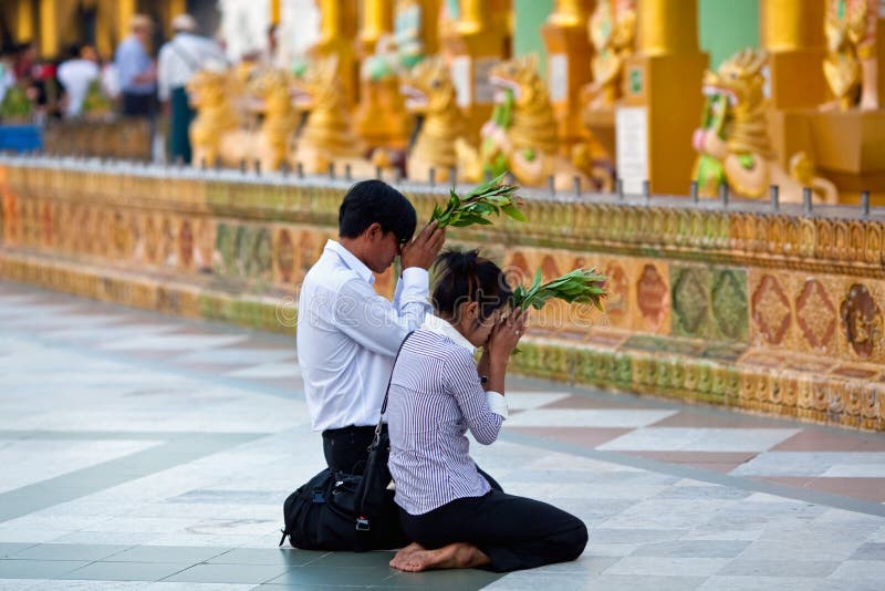 myanmar paya pielgrzymów shwedagon fotografia royalty free myanmar paya pielgrzymów shwedagon fotografia royalty free