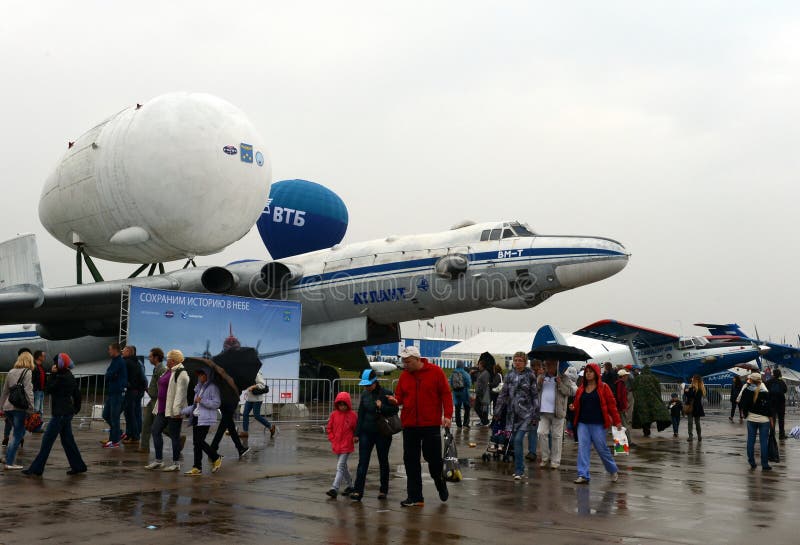 Myasishchev αεροσκάφος μεταφορών Atlant VM-τ †το» βαρύ είναι μια τροποποίηση του στρατηγικού βομβαρδιστικού αεροπλάνου 3M στοκ εικόνες με δικαίωμα ελεύθερης χρήσης Myasishchev αεροσκάφος μεταφορών Atlant VM-τ †το» βαρύ είναι μια τροποποίηση του στρατηγικού βομβαρδιστικού αεροπλάνου 3M στοκ εικόνες με δικαίωμα ελεύθερης χρήσης
