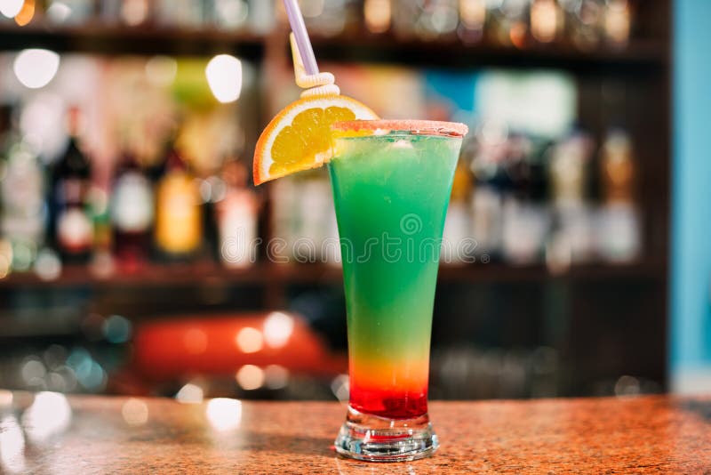 Mycket smaklig och kall coctail arkivfoton Mycket smaklig och kall coctail arkivfoton