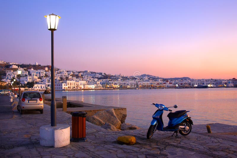 Mykonos al tramonto fotografia stock libera da diritti Mykonos al tramonto fotografia stock libera da diritti