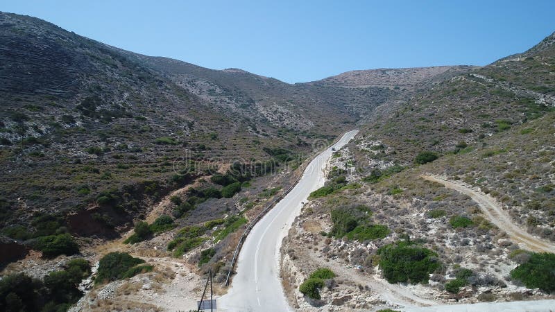 Mylopotas sur l'île de ios dans les cyclades en grèce vu du ciel clips vidéos