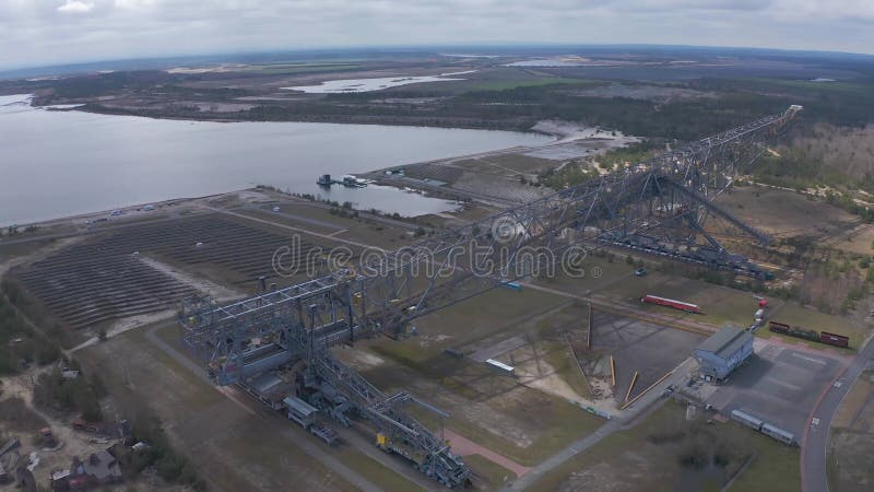 Máquinas de minas de carvão, imagens aéreas de drones com tiro