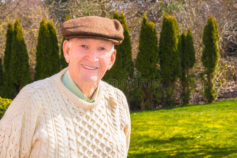 Más viejo hombre sonriente foto de archivo Más viejo hombre sonriente foto de archivo