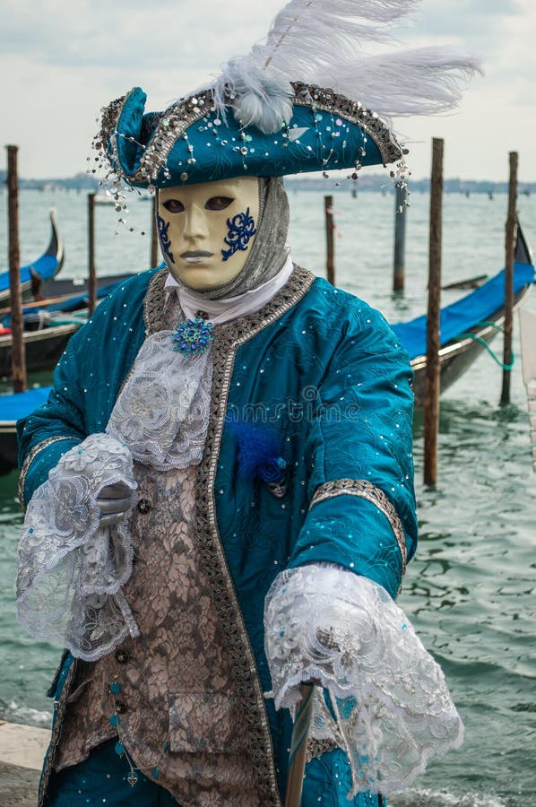 Máscara azul de Venecia imagen de archivo libre de regalías Máscara azul de Venecia imagen de archivo libre de regalías