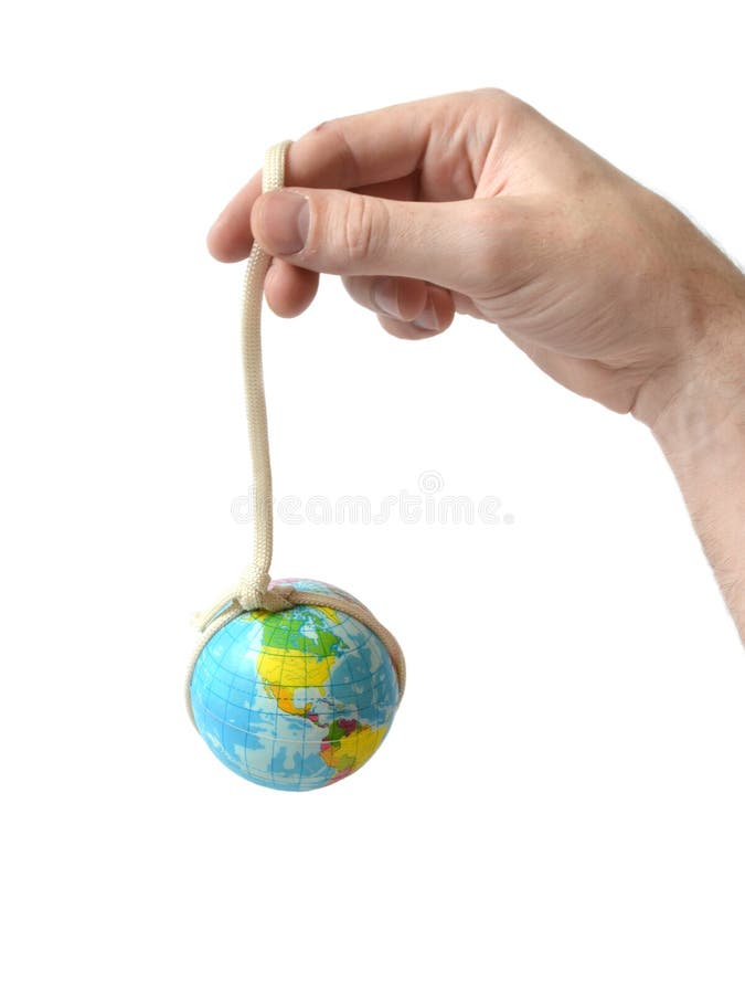 mão que prende o globo em uma corda foto de stock royalty free mão que prende o globo em uma corda foto de stock royalty free