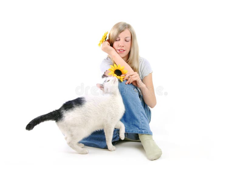 Mädchen und eine Katze Mädchen und eine Katze