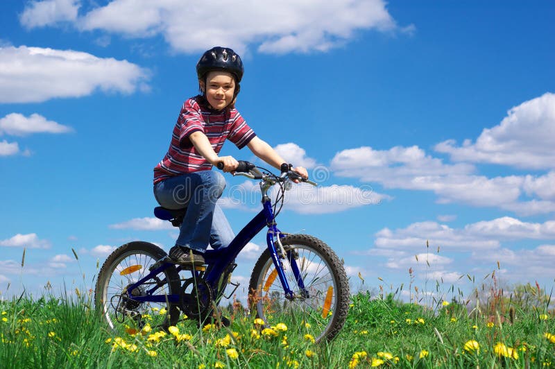 Mädchenradfahren stockbild Mädchenradfahren stockbild