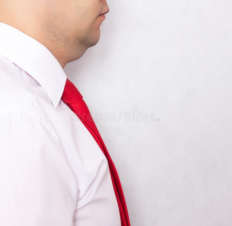 Männlicher Geschäftsmann in der weißen Hemd- und Doppelkinnbindung auf einem weißen Hintergrund, Korpulenz, Nahaufnahme, Kopienra stockfotos Männlicher Geschäftsmann in der weißen Hemd- und Doppelkinnbindung auf einem weißen Hintergrund, Korpulenz, Nahaufnahme, Kopienra stockfotos
