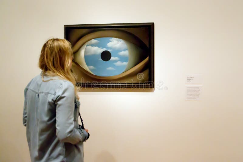 Måla vid Magritte i MoMA av New York arkivbilder Måla vid Magritte i MoMA av New York arkivbilder