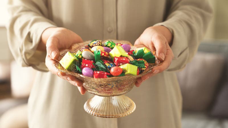 Många färgade behandlingar Färgkandy och choklad Ramadan Kareem-koncept arkivbilder