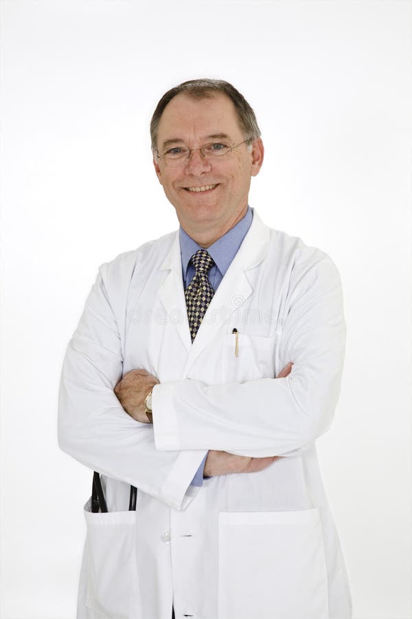 Médico caucasiano com entradas, vestindo um casaco branco fotografia de stock