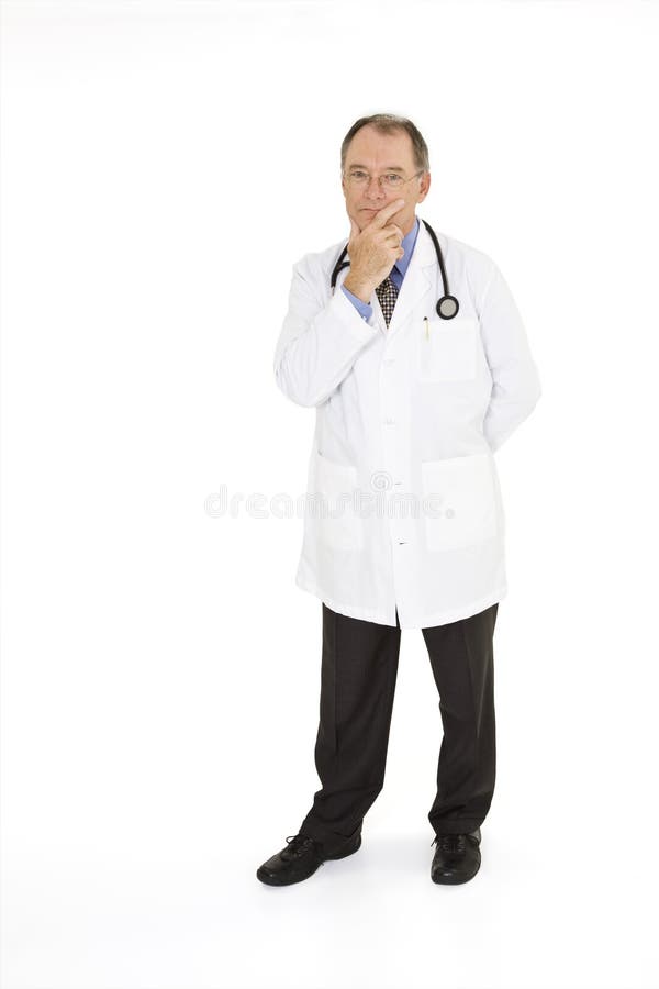 Médico caucasiano com entradas, vestindo um casaco branco foto de stock