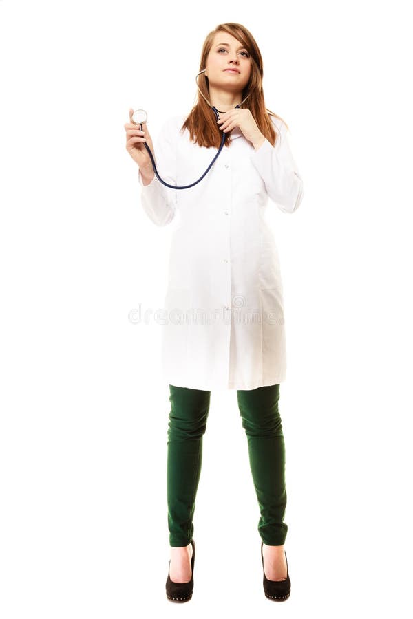 Médico Doctor de la mujer en capa del laboratorio con el estetoscopio imagen de archivo Médico Doctor de la mujer en capa del laboratorio con el estetoscopio imagen de archivo