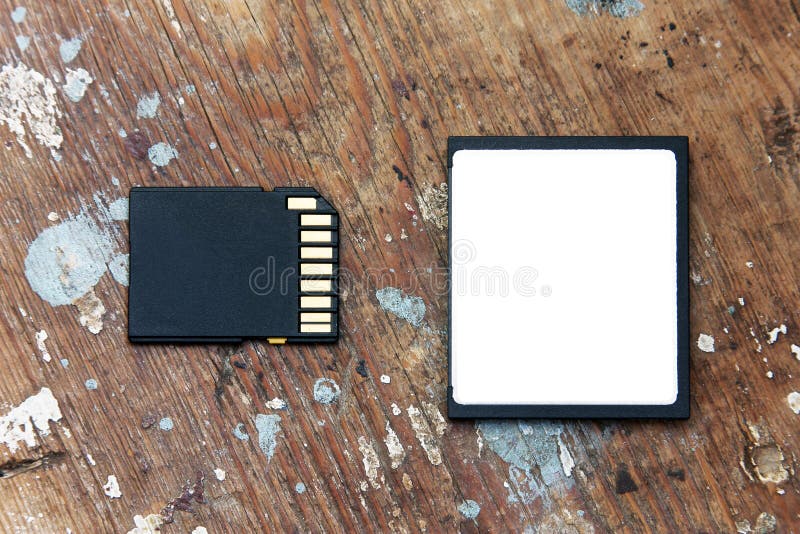 Mémoire d'écart-type avec la carte flash compacte photographie stock Mémoire d'écart-type avec la carte flash compacte photographie stock