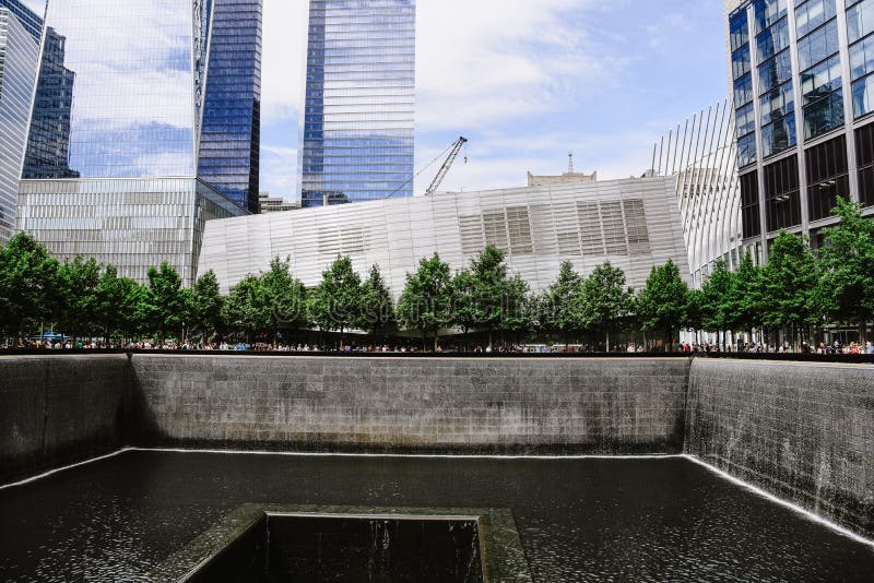 Mémorial national du 11 septembre à New York City photographie stock Mémorial national du 11 septembre à New York City photographie stock
