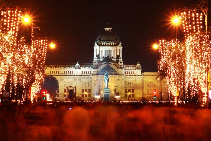 MÚSICA miliampère do LAN PHRA BAROMMARUP, rei Rama V Cavaleiro Monumento fotografia de stock MÚSICA miliampère do LAN PHRA BAROMMARUP, rei Rama V Cavaleiro Monumento fotografia de stock