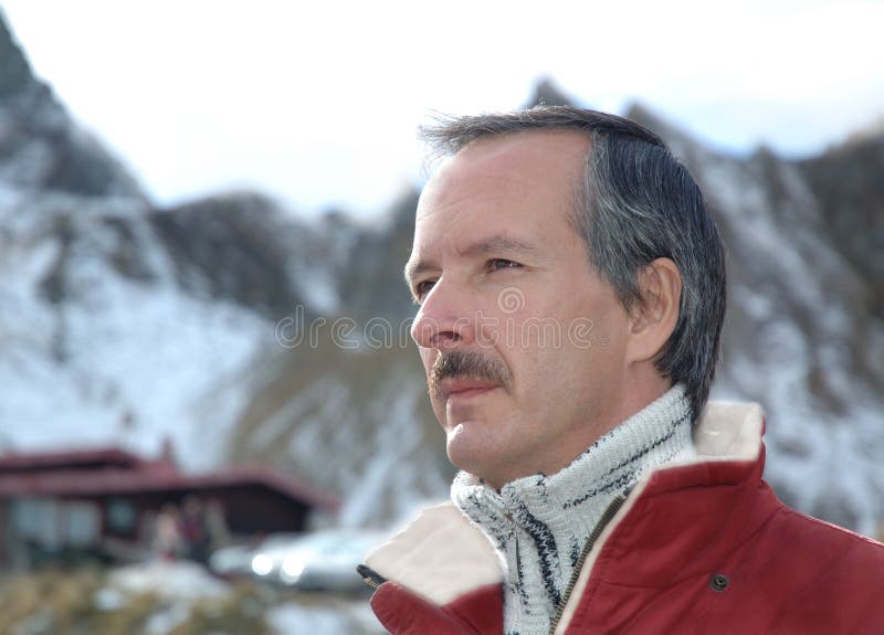 mężczyzna na zewnątrz portret zdjęcia stock mężczyzna na zewnątrz portret zdjęcia stock