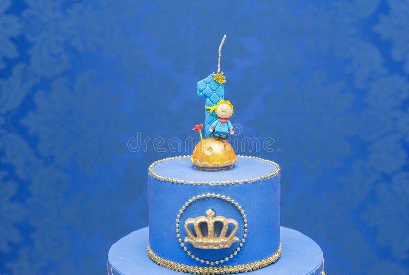 Número Uno De Velas En Un Fondo Azul Tema Del Principito Torta De  Cumpleaños Falsa Con Velas Personalizadas Para El Primer Cumple Imagen de  archivo editorial - Imagen de partido, cabritos: 169016764