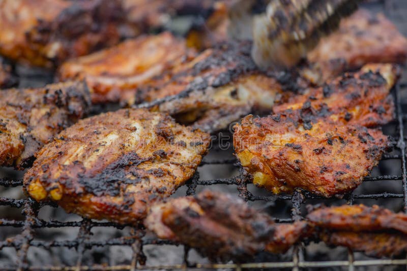 Na grillu wieprzowina piec na grillu ziobro obrazy royalty free Na grillu wieprzowina piec na grillu ziobro obrazy royalty free