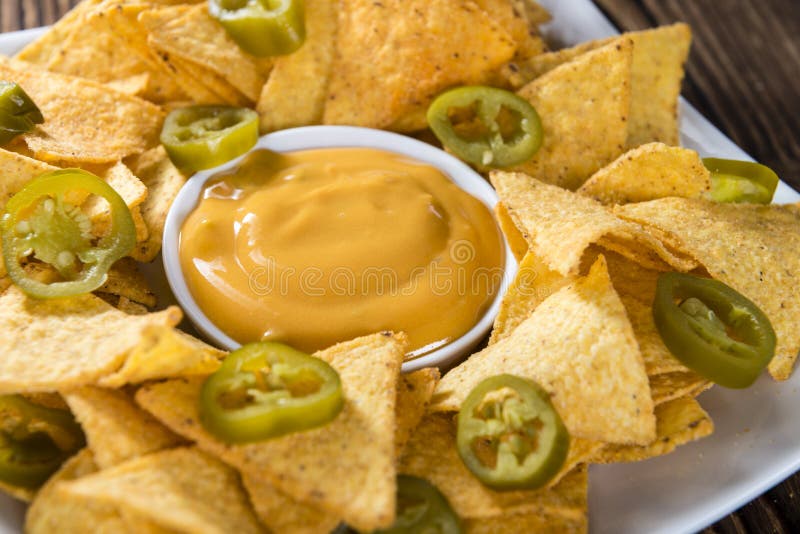 Nachos z Serowym upadem obraz stock Nachos z Serowym upadem obraz stock