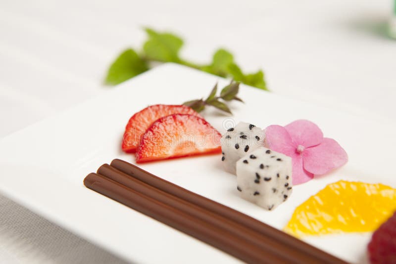 Nachtisch Der Schokolade Und Der Frucht Stockfoto - Bild von gesundheit ... Nachtisch Der Schokolade Und Der Frucht Stockfoto - Bild von gesundheit ...