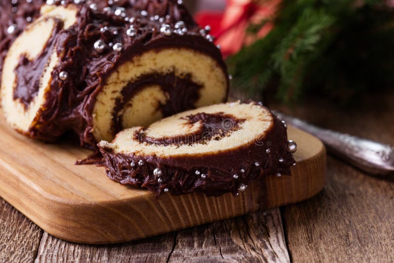 Buche De Noel Traditioneller Weihnachtsnachtisch ...