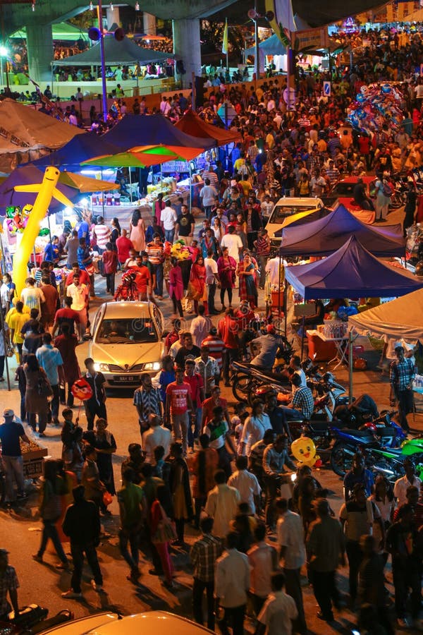 Nachtmarkt An Batu-Höhle, Kuala Lumpur Malaysia Während Thaipusam