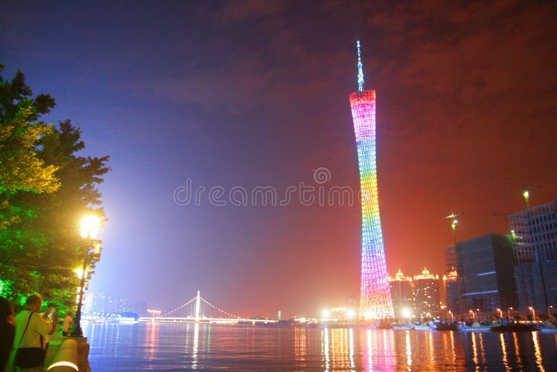 Nachtmening van Kantontoren in Guangzhou China stock foto's Nachtmening van Kantontoren in Guangzhou China stock foto's
