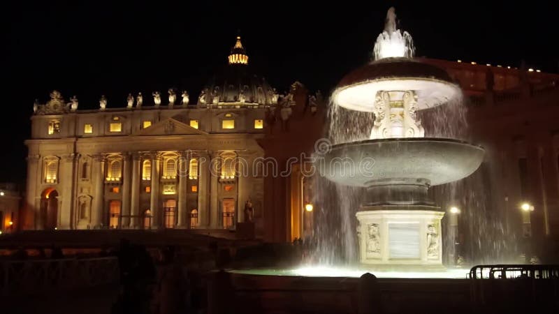 Nachts Brunnen vor der Basilika San Pietro, Rom, Italien