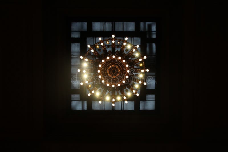 Nachylenie lampy przy stacji centralnej grand. Nachylenie lampy na głównej stacji