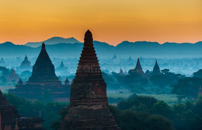 nad wschód słońca antyczny bagan Myanmar zdjęcia royalty free nad wschód słońca antyczny bagan Myanmar zdjęcia royalty free