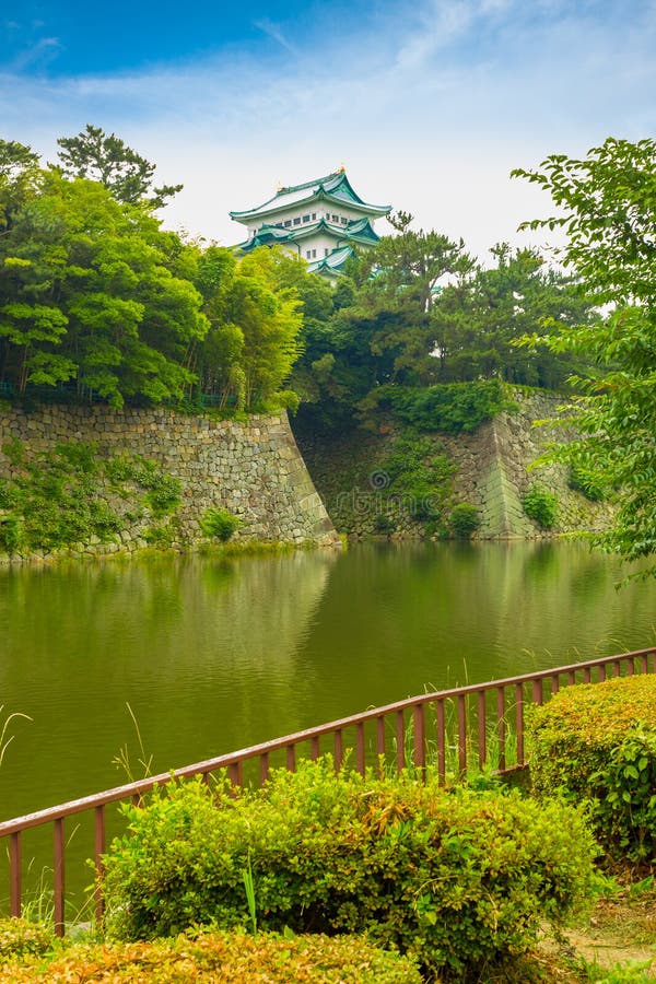 Nagoya-Schloss-Wall-Wände über Burggraben-Überwendlingsnaht stockbilder Nagoya-Schloss-Wall-Wände über Burggraben-Überwendlingsnaht stockbilder