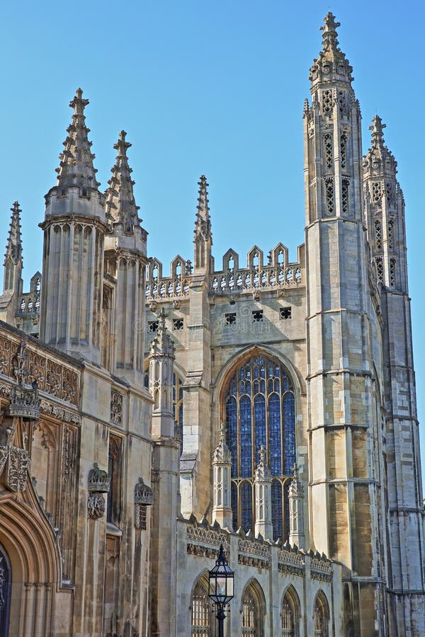 Nahaufnahme auf den Helmen gotischer König ` s College Kapelle, Universität von Cambridge stockbild Nahaufnahme auf den Helmen gotischer König ` s College Kapelle, Universität von Cambridge stockbild