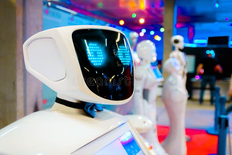 Nahaufnahme des humanoid intelligenten Roboterkopfes Roboter an der Hightechausstellung lizenzfreie stockbilder