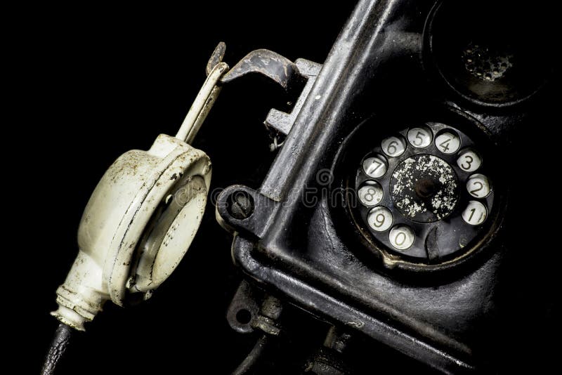 Nahaufnahme eines alten schwarzen Telefons stockfoto Nahaufnahme eines alten schwarzen Telefons stockfoto