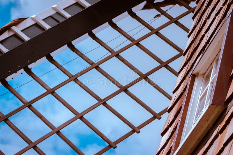 Naher hoher Schuss der Windmühlenblätter lizenzfreie stockbilder Naher hoher Schuss der Windmühlenblätter lizenzfreie stockbilder